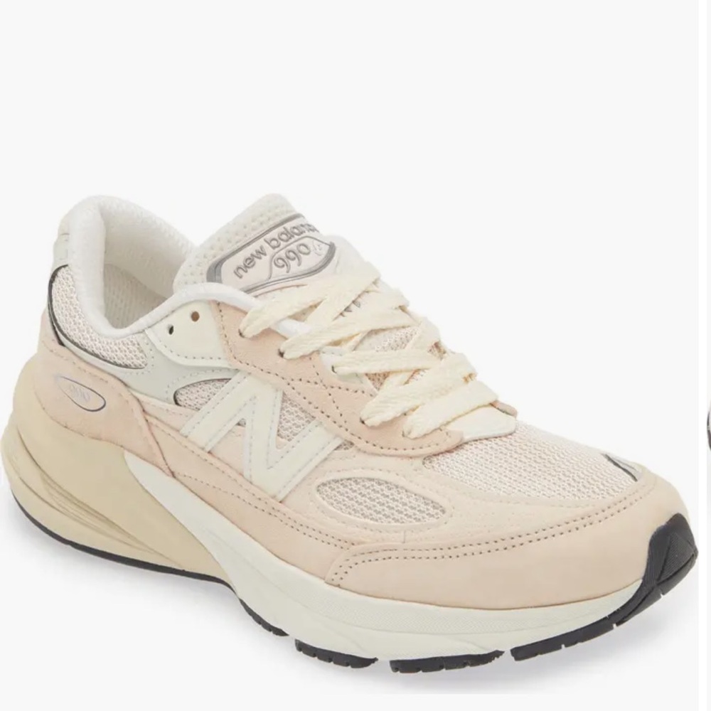 New Balance 990v6 Sneaker in vintage rose/sea salt, Size 9.5